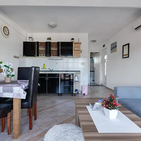 Vibes-2 By Interhome *
